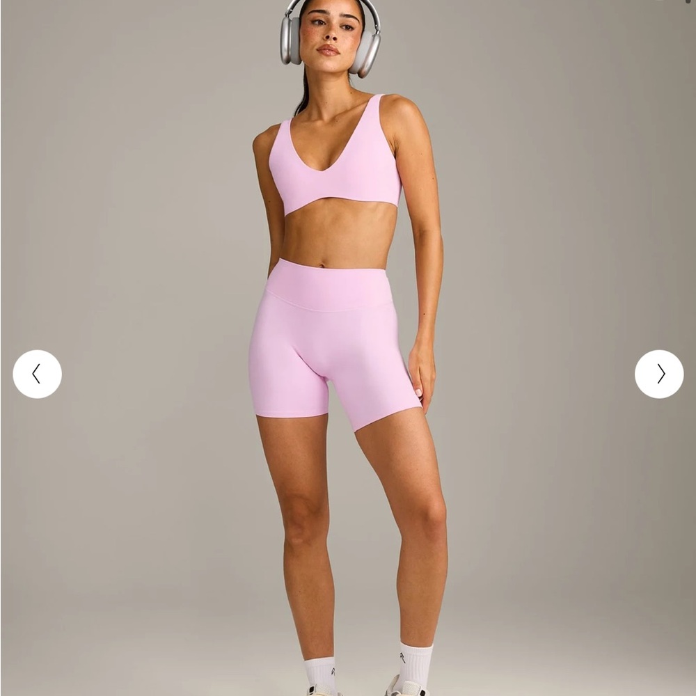 Oner active soft motion chalk Pink scoop back Bra and High-Waist 6” shorts Set